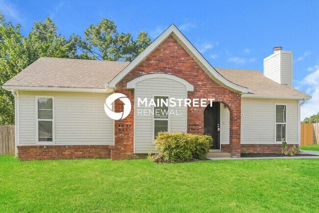 Building Photo - 3 Bedroom Pet-Friendly Home in Memphis, TN with Main Street Renewal