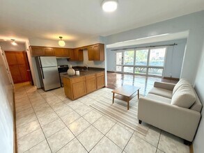 Building Photo - 3158 W 93rd St