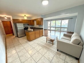 Building Photo - 3158 W 93rd St