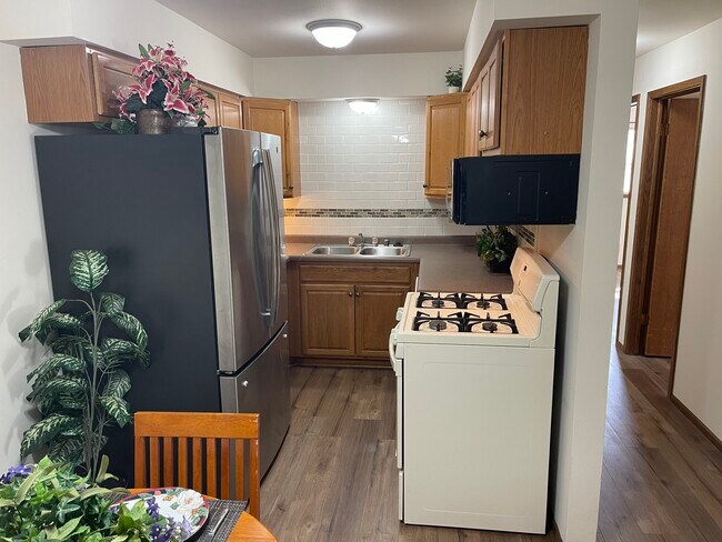Cocina - 6850 W Kathleen Ct
