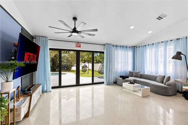 Foto del edificio - 1401 SW 32nd St