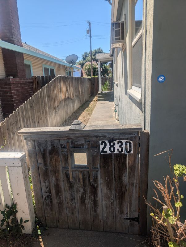 Foto del edificio - 2830 14th Ave