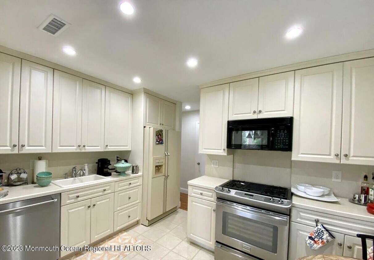 155 Sunnymede St, Englishtown, NJ 07726 House Rental in Englishtown