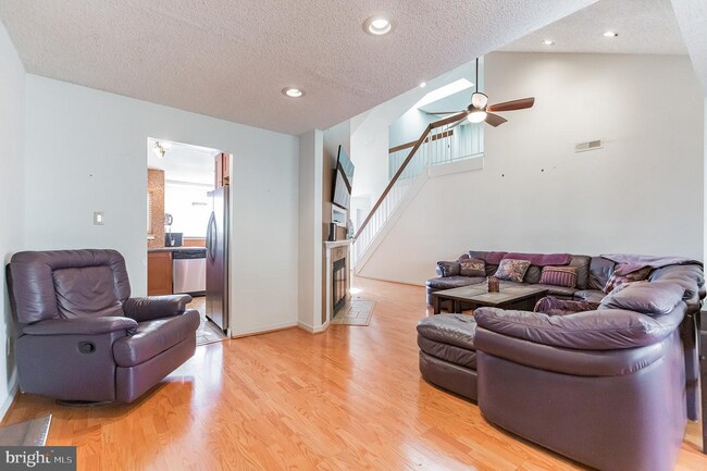 Building Photo - 504 Chanticleer