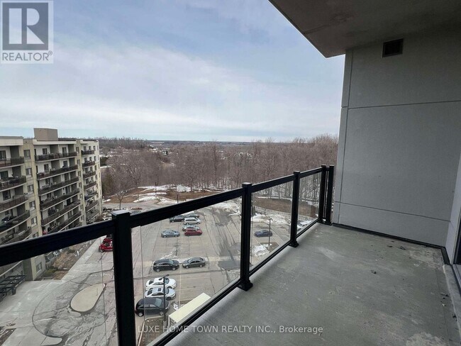 Photo du bâtiment - 1000 Lackner Blvd