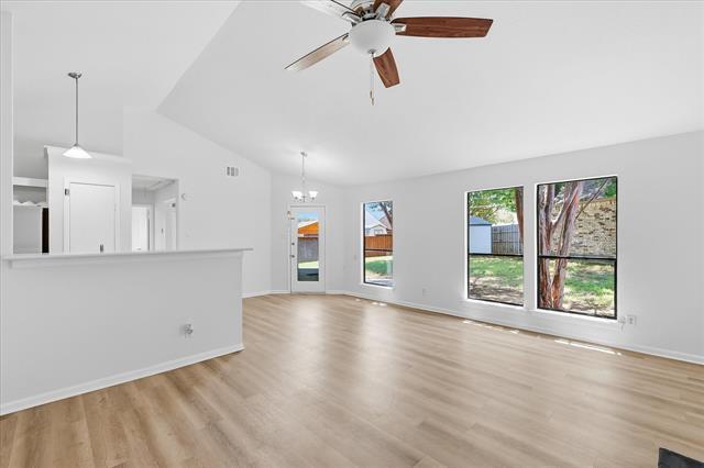 Foto del edificio - 102 Pinyon Ln