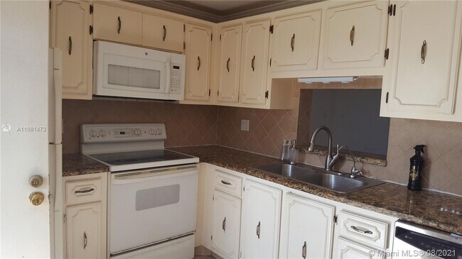 Foto del edificio - 205 SE 11th Terrace