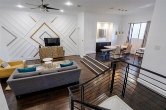 Building Photo - 1205 Summer St