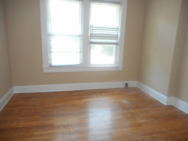 Foto del edificio - Move In Special   -Wesley Heights 2bedroom 1.5 bathroom