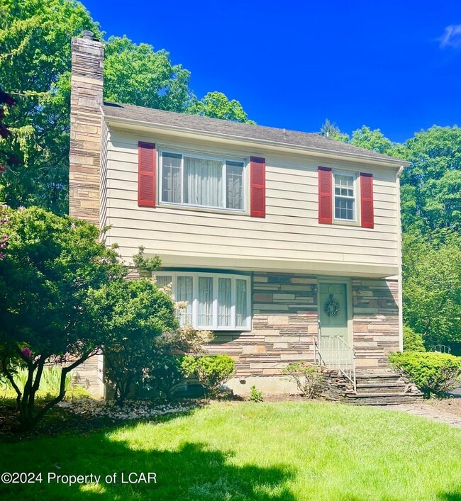 Building Photo - 92 Elmcrest Dr