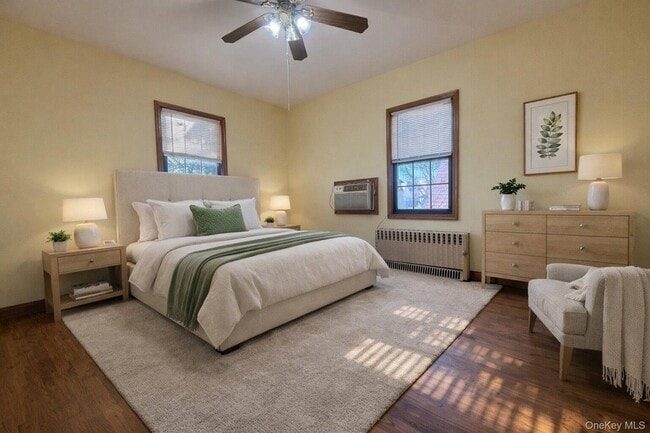 Photo - 47-05 Utopia Pkwy House