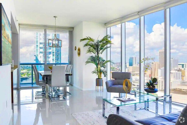 Building Photo - 485 Brickell Ave