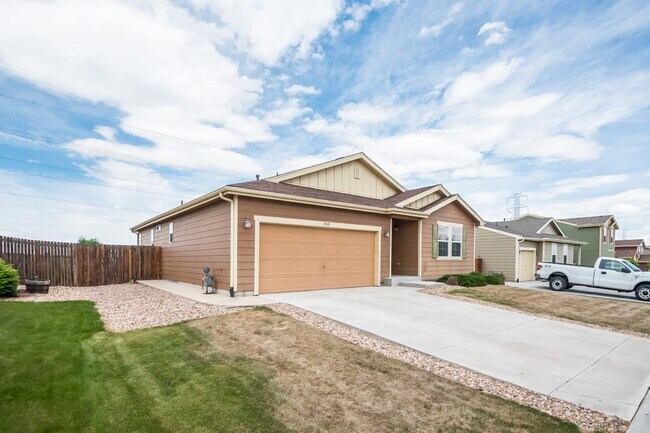 Building Photo - 868 Lonewolf Cir
