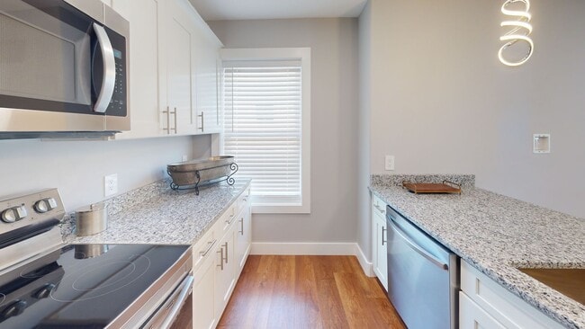 Photo - 6BR/6BA in Fort Sanders |Off Campus Housin... Townhome