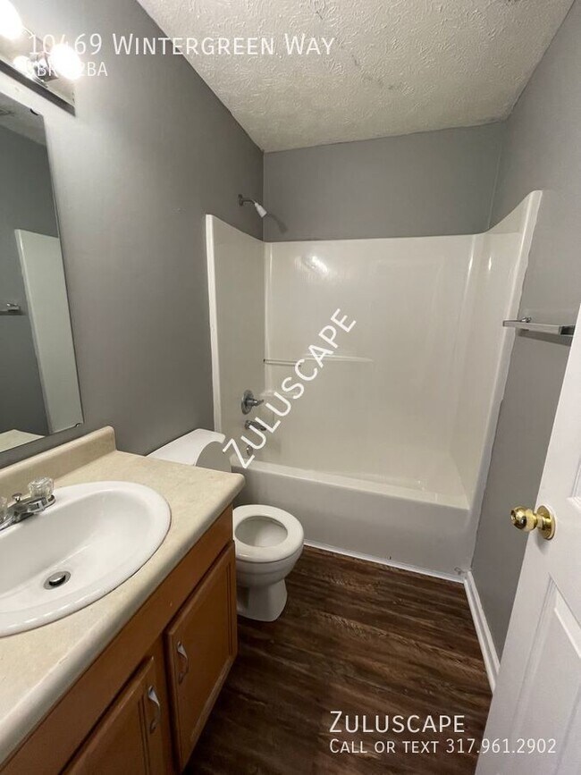 Foto del edificio - 10469 Wintergreen Way / 3 bedroom 2 bathro...