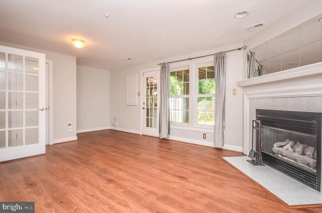 Building Photo - 13776 Lambertina Pl