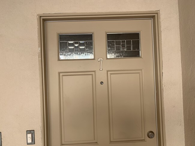 Building Photo - 645 3rd St