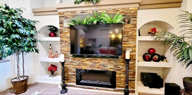 Foto del edificio - 13212 Emerald Hills St