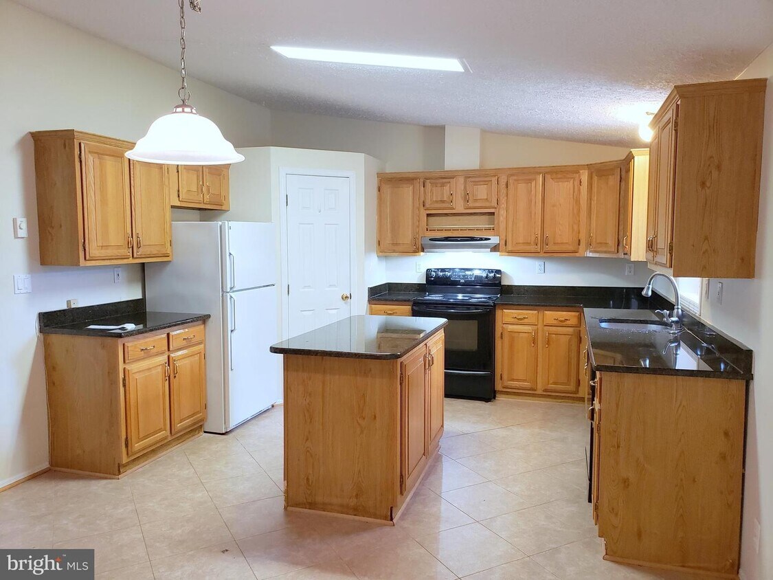 Foto principal - 12216 Braddock Rd