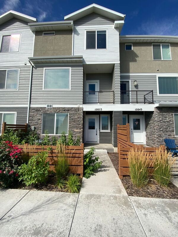 Primary Photo - 10853 Big Meadow Dr