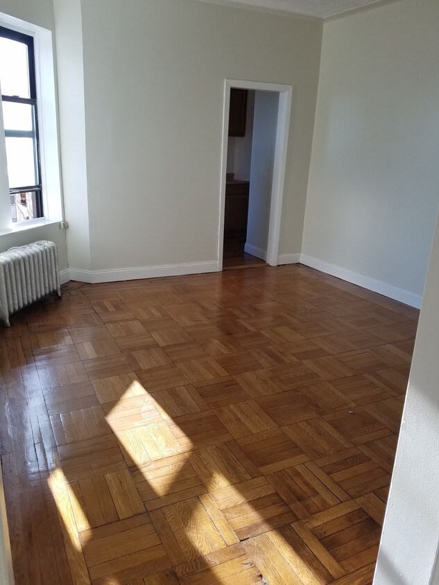 Primary Photo - 327 Montgomery St