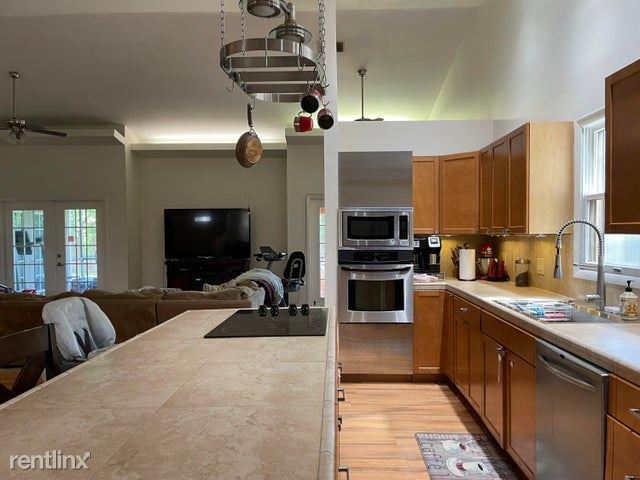 Building Photo - 3 br, 2 bath House - 355 SW 27th Ave