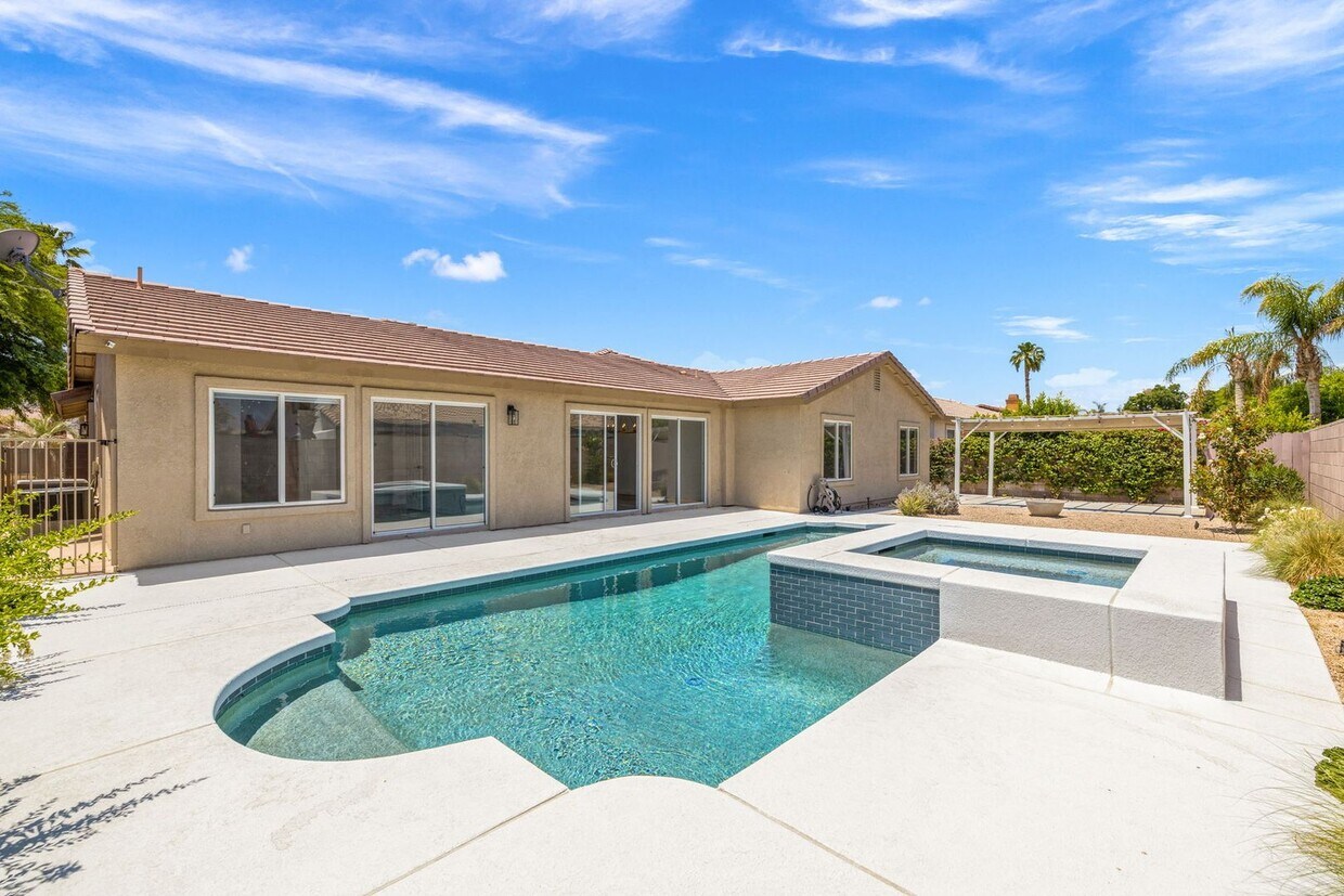 Primary Photo - COMING SOON! STUNNING 4 bedroom, 3 bathroo...