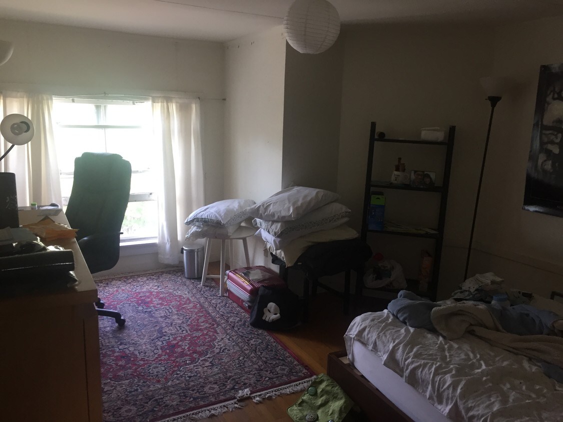 Available Bedroom - 614 Orange St