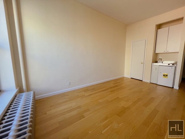 Building Photo - WEST 72 STREET