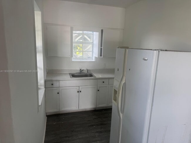 Building Photo - 1111 N 22nd Ave
