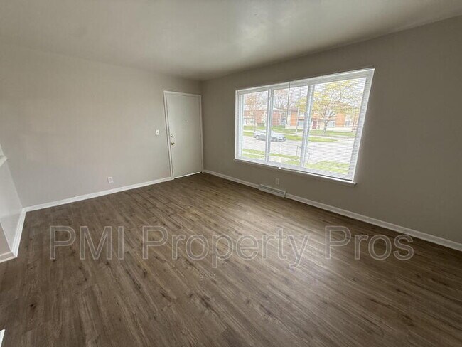 Foto del edificio - 7701 W Hampton Ave