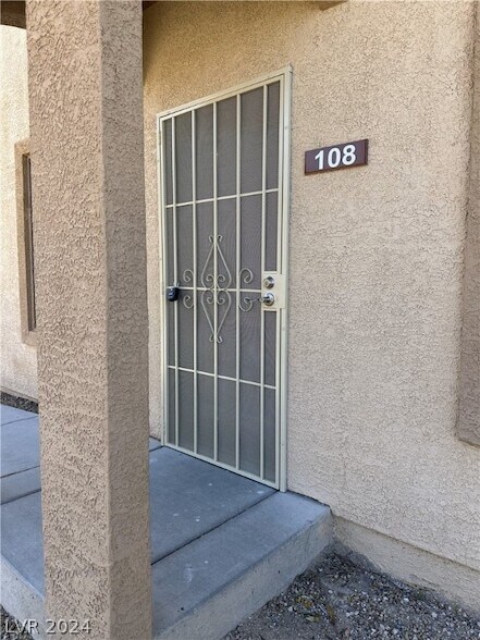 Foto del edificio - 2181 Hussium Hills Street Unit 108