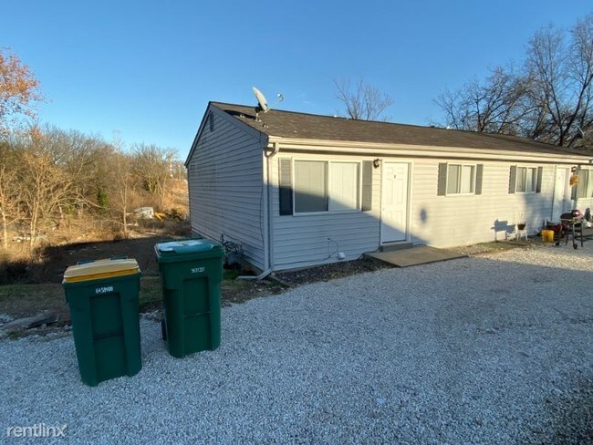 Foto del edificio - 2 br, 1 bath Apartment - 17 North Dr.
