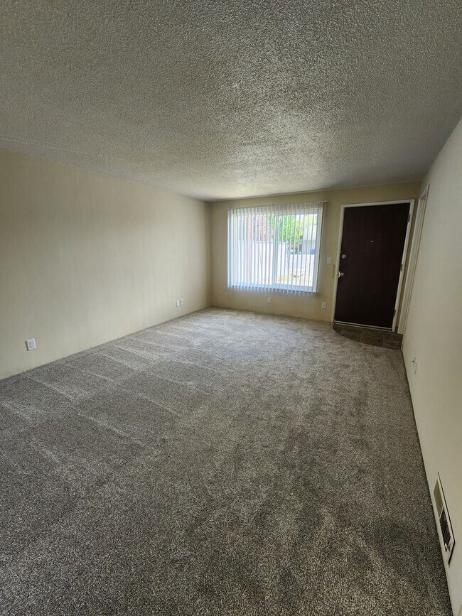 Foto del edificio - Downtown 2bd/1ba Apartment