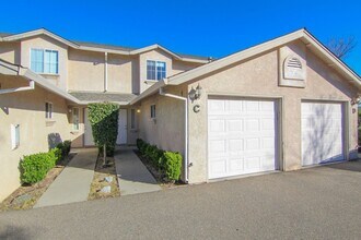Building Photo - 1440 Serrano Pl