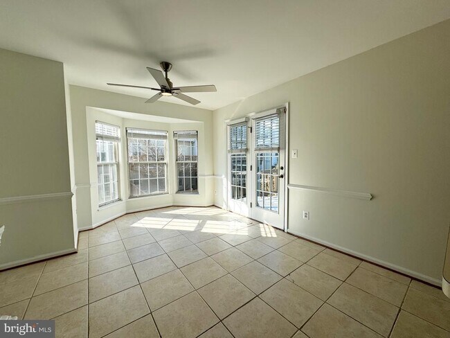 Foto del edificio - 7481 Gadsby Square