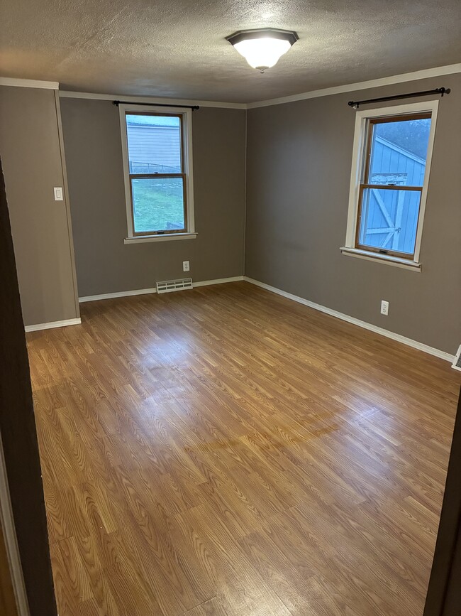 Foto del edificio - 305 Calder Ave