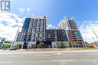 Building Photo - 8868 Yonge St