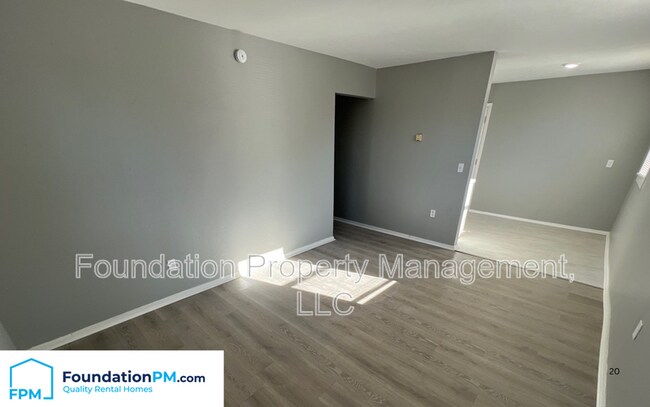 Foto del edificio - 1410 Lyceum Rd