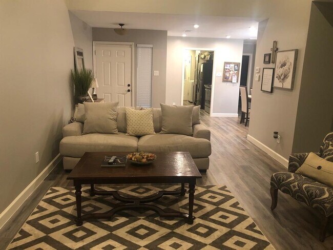 Foto del edificio - 32 Hideaway Dr