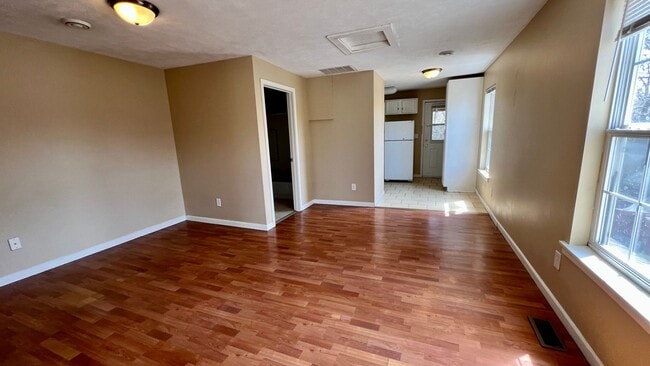 Building Photo - 520 Henry Ave SE