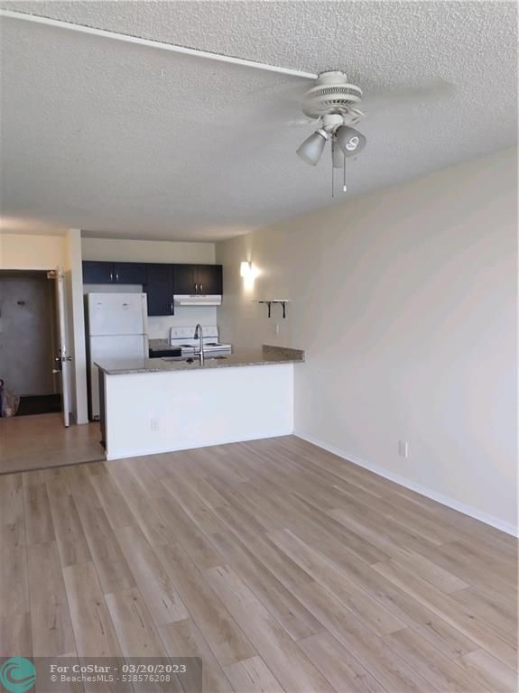 Building Photo - 2501 Riverside Dr