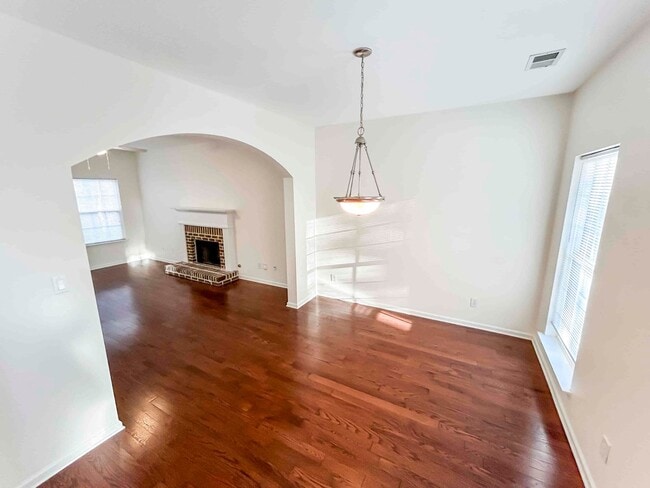 Foto del edificio - Fantastic 3 BR/2.5 BA Traditional on Full Unfinished Basement in Austell!