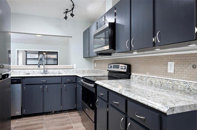 Building Photo - 2344 Flamingo Way