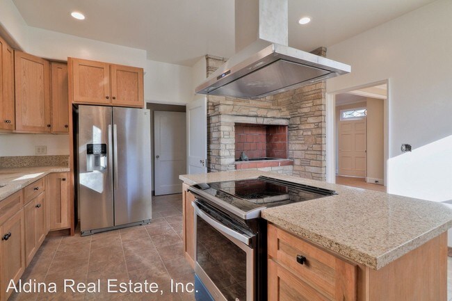 Building Photo - 5 br, 3 bath House - 905 Freedom Blvd.