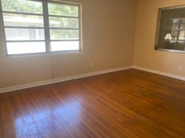 Foto del edificio - 817 Big Tree Rd