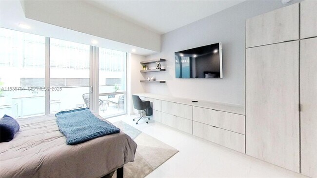 Foto del edificio - 851 NE 1st Ave