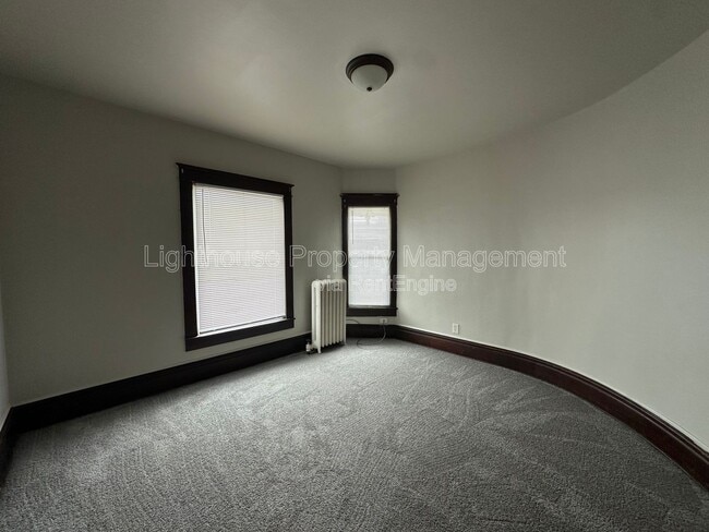 Building Photo - 566 Capital Ave SW