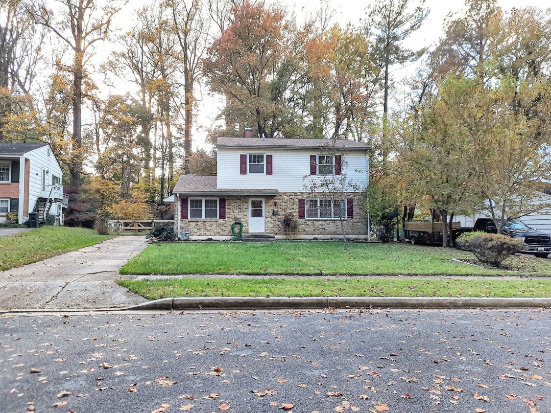 Primary Photo - Rare Find! Private 4BR / 2.5BA Home on Nea...
