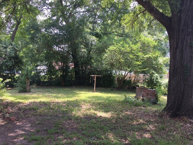 Building Photo - **ON HOLD**Midtown Columbus, GA 3 Bedroom ...